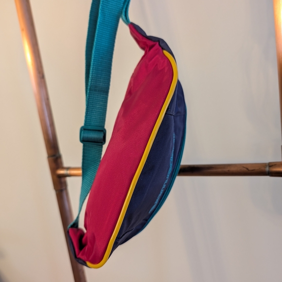 Colorful Multi-Compartment Bag - Picture 3 of 7